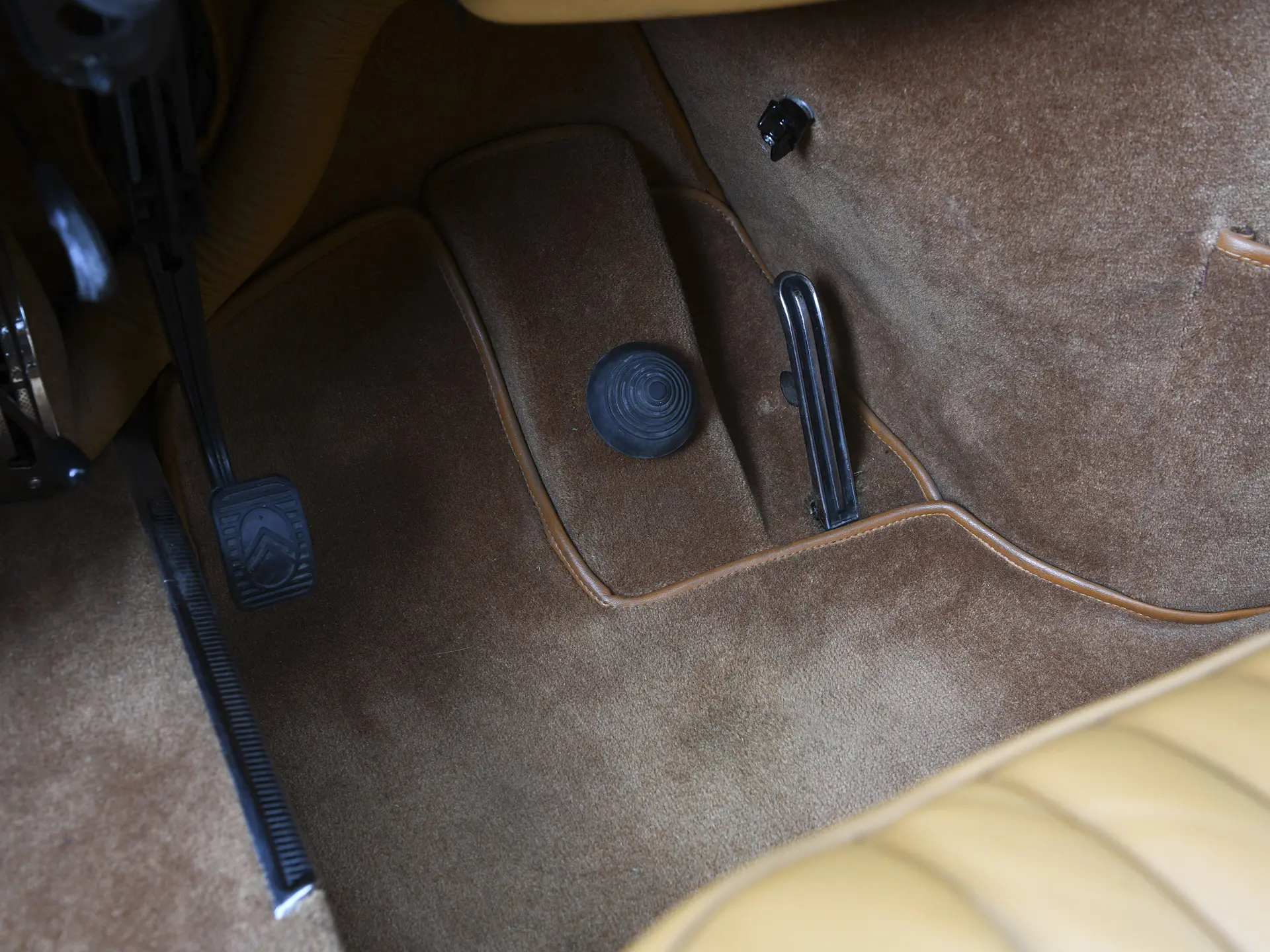 Citroën DS 21 Le Caddy (Chapron) - 1965-25