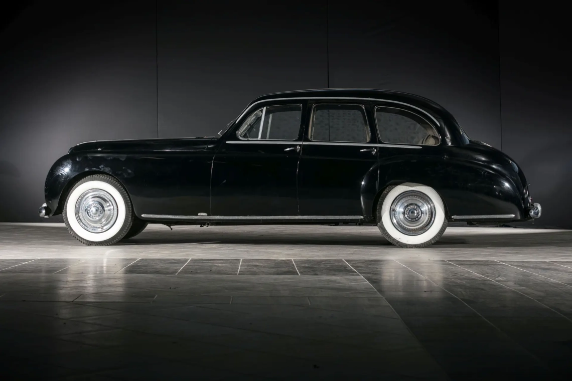 Delage D6 3L limousine (Guilloré) - 1952-03