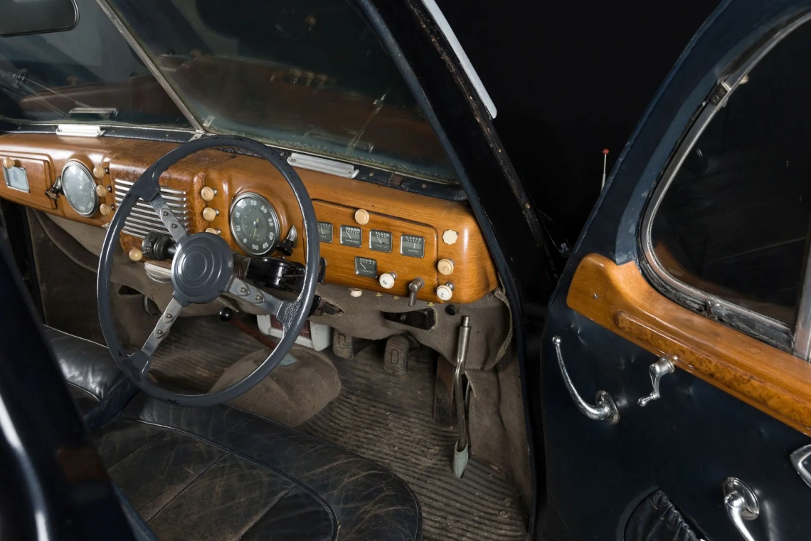 Delage D6 3L limousine (Guilloré) - 1952-06