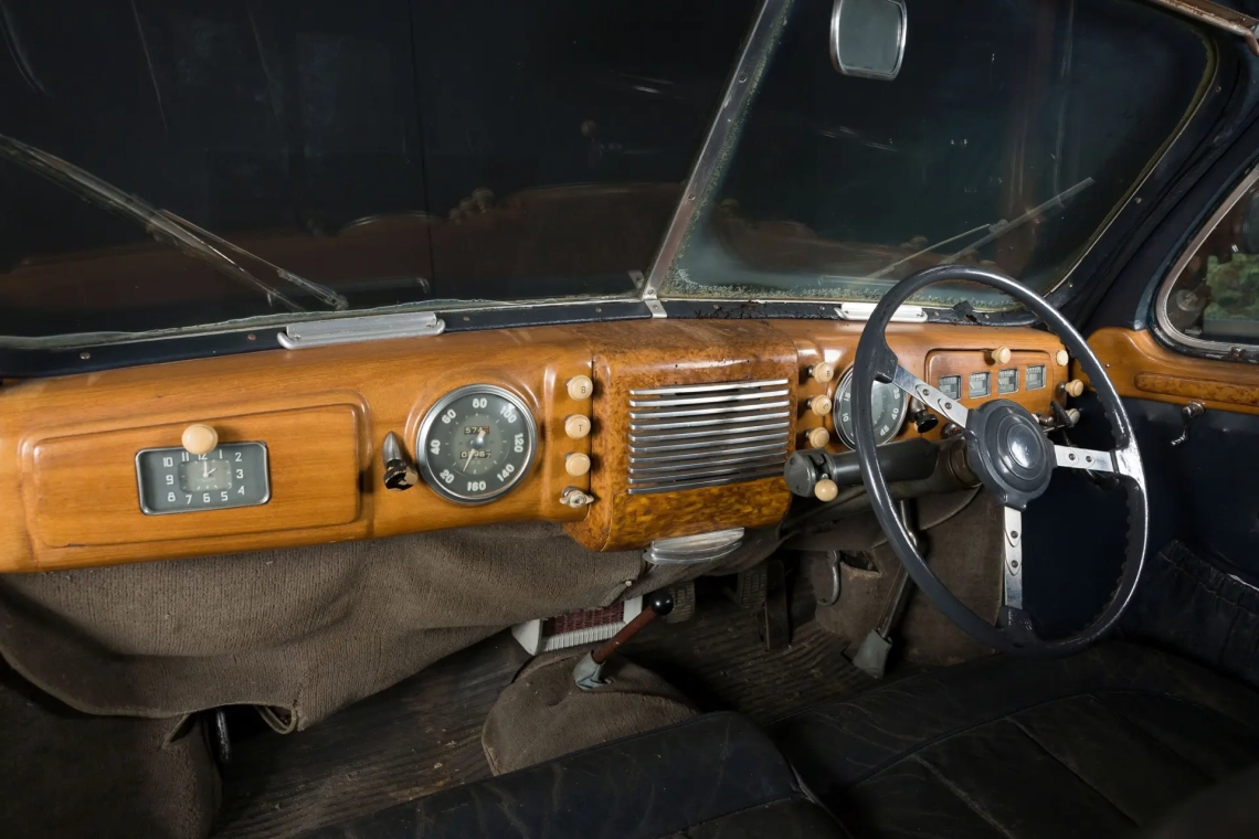 Delage D6 3L limousine (Guilloré) - 1952-07