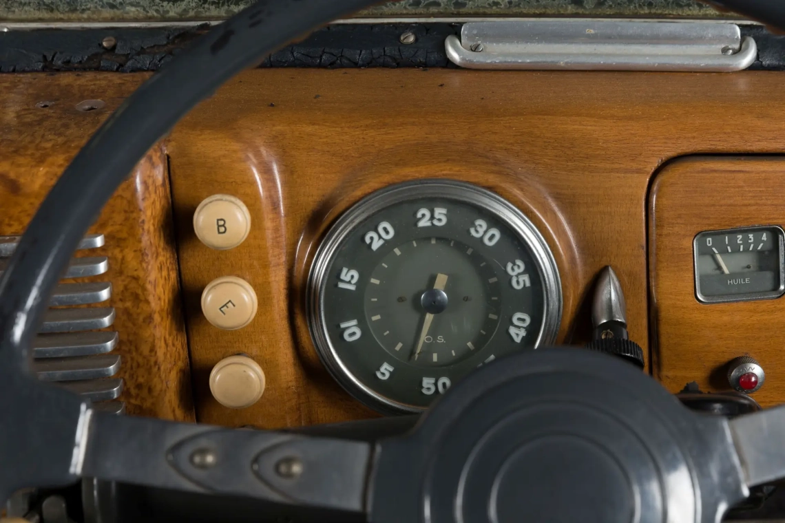 Delage D6 3L limousine (Guilloré) - 1952-09