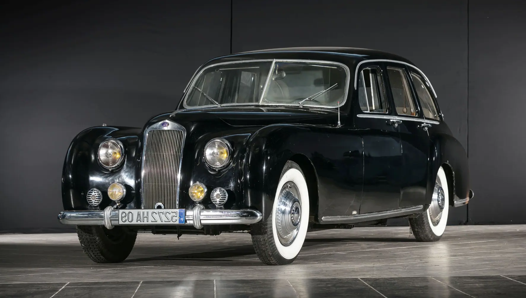Delage D6 3L limousine (Guilloré) - 1952-banner