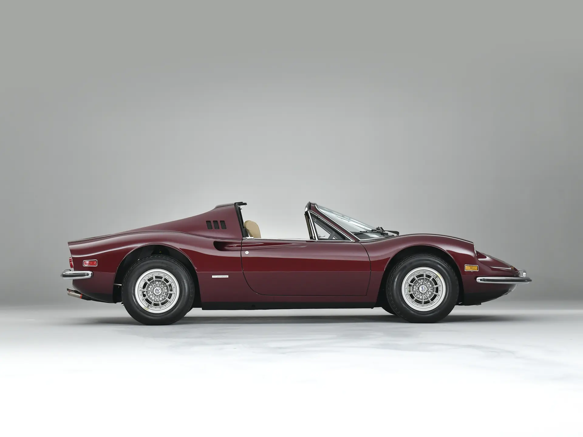 Dino 246 GTS 'Chairs & Flares' (Scaglietti) - 1974-08