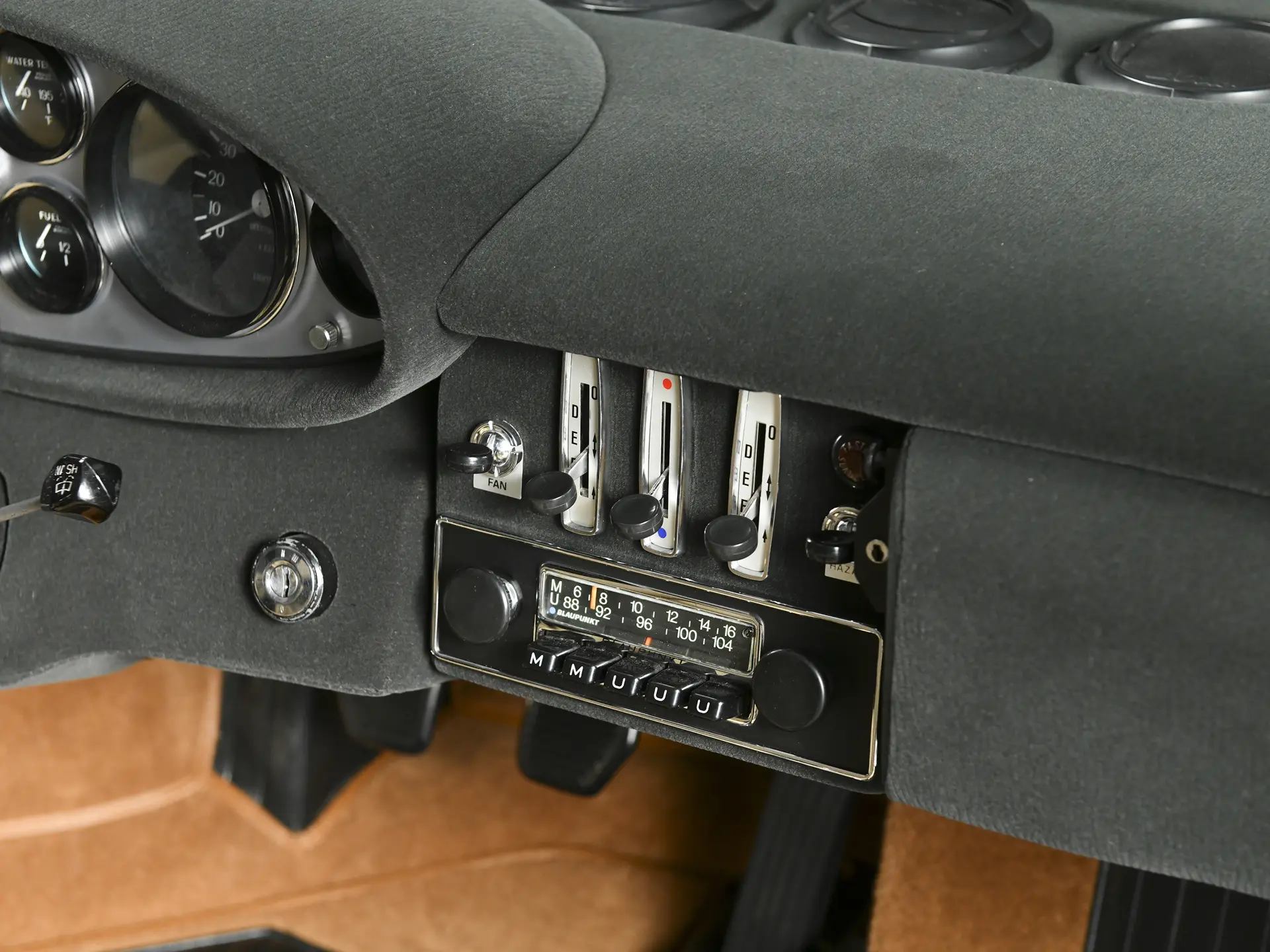 Dino 246 GTS 'Chairs & Flares' (Scaglietti) - 1974-33