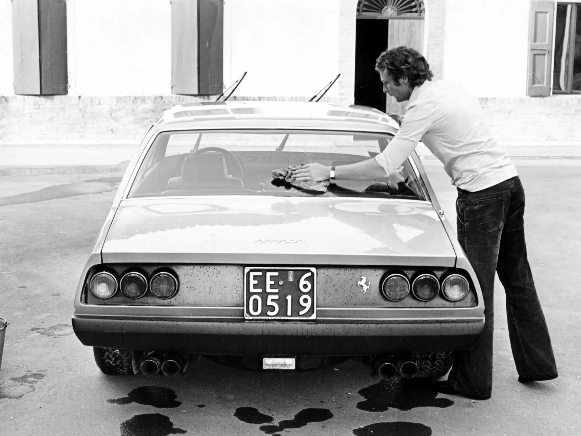 Ferrari 365 GT4 2+2 (Pinifarina) - 1973-01