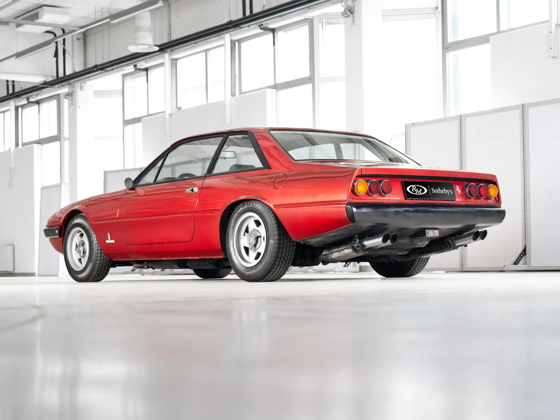 Ferrari 365 GT4 2+2 (Pinifarina) - 1973-06