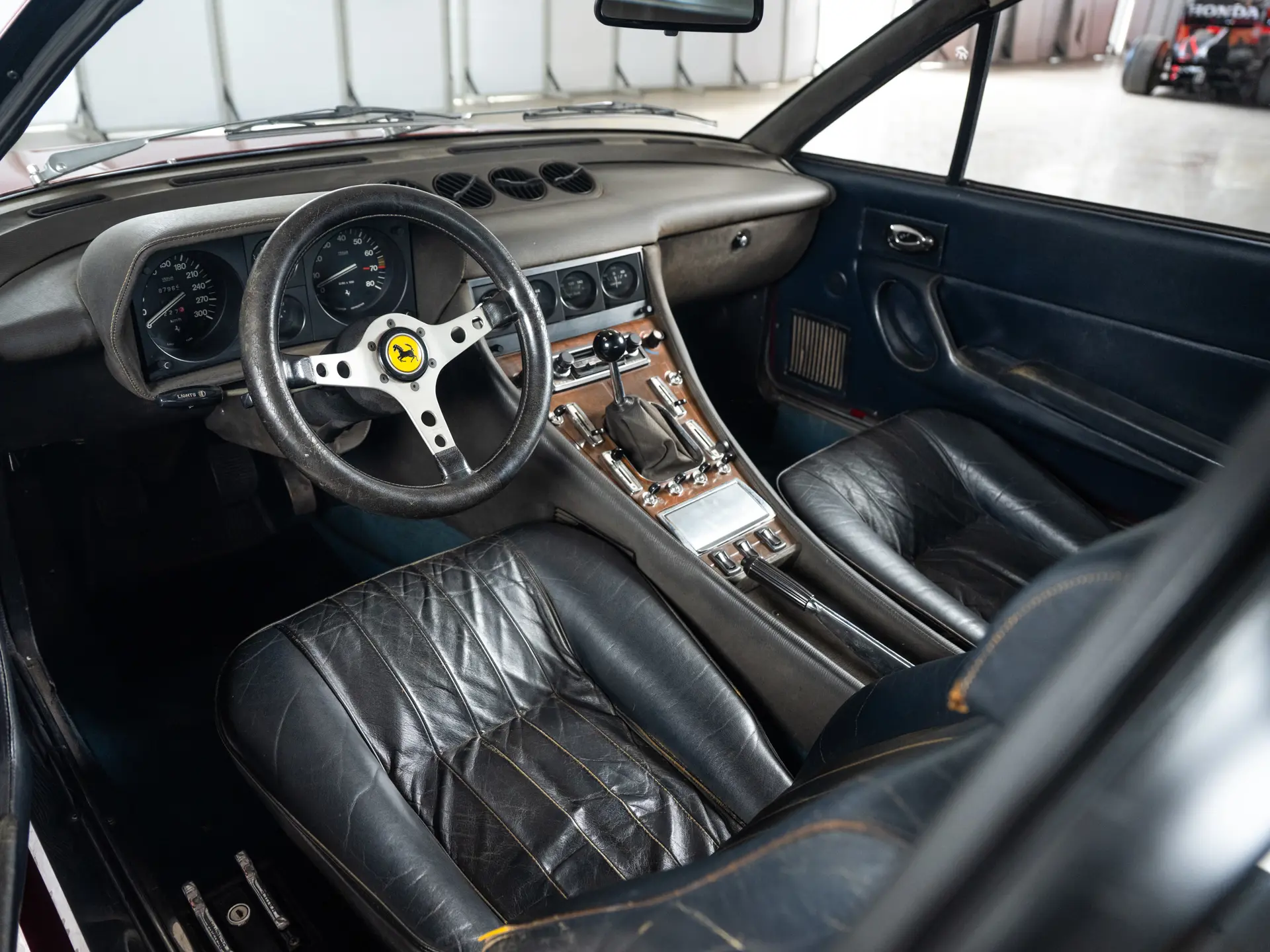 Ferrari 365 GT4 2+2 (Pinifarina) - 1973-08
