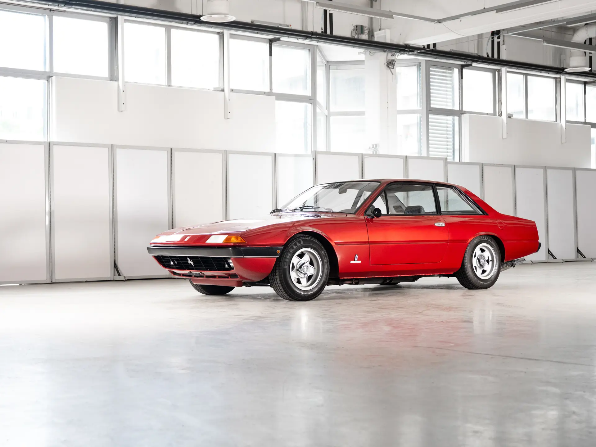 Ferrari 365 GT4 2+2 (Pinifarina) - 1973-13