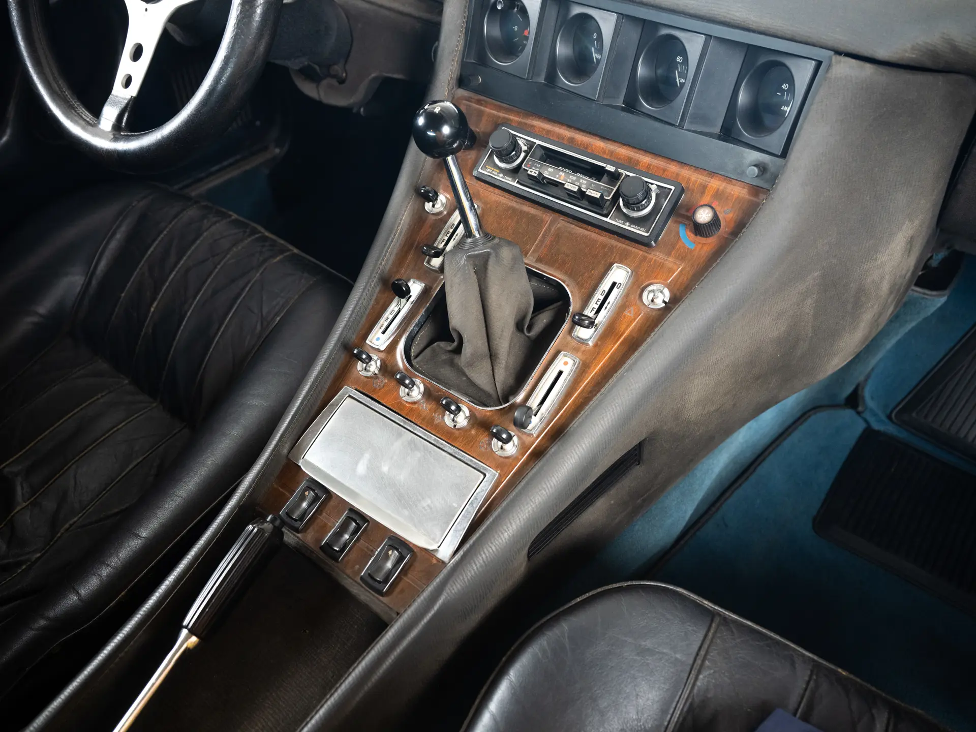 Ferrari 365 GT4 2+2 (Pinifarina) - 1973-23