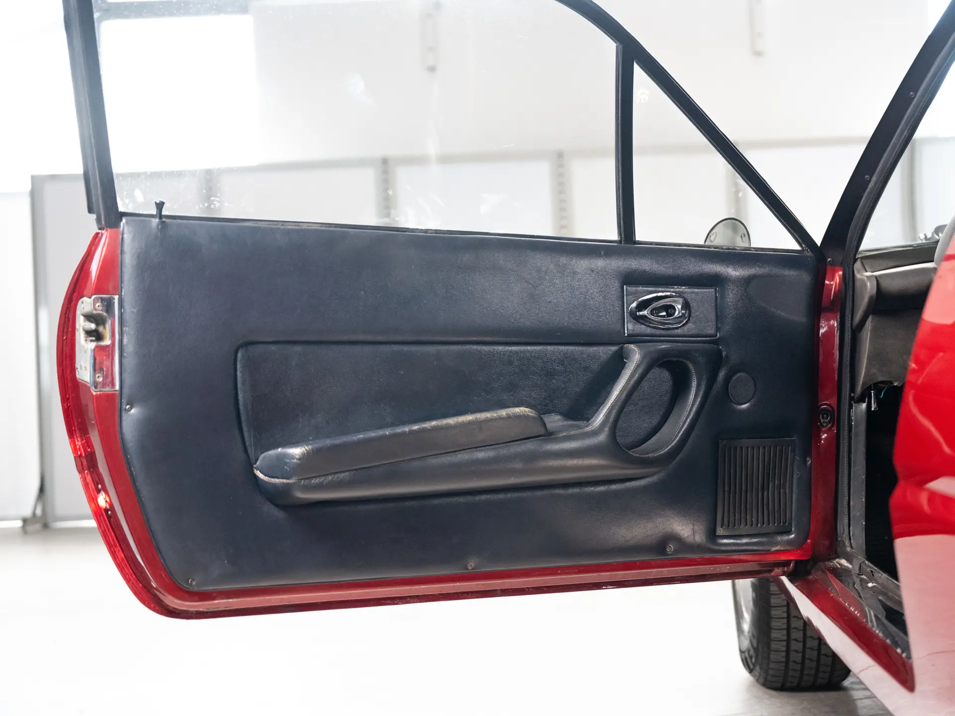 Ferrari 365 GT4 2+2 (Pinifarina) - 1973-29