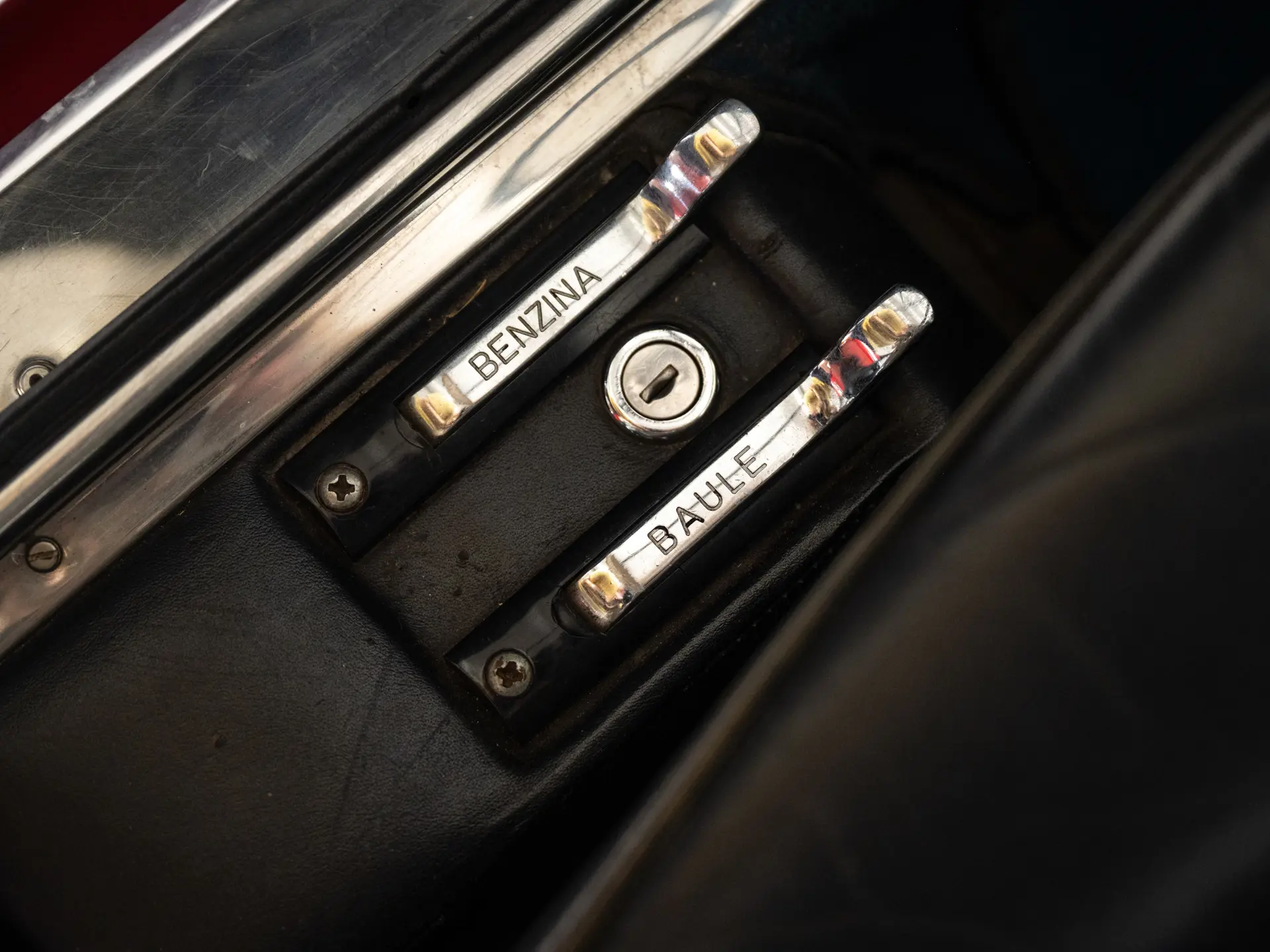 Ferrari 365 GT4 2+2 (Pinifarina) - 1973-30