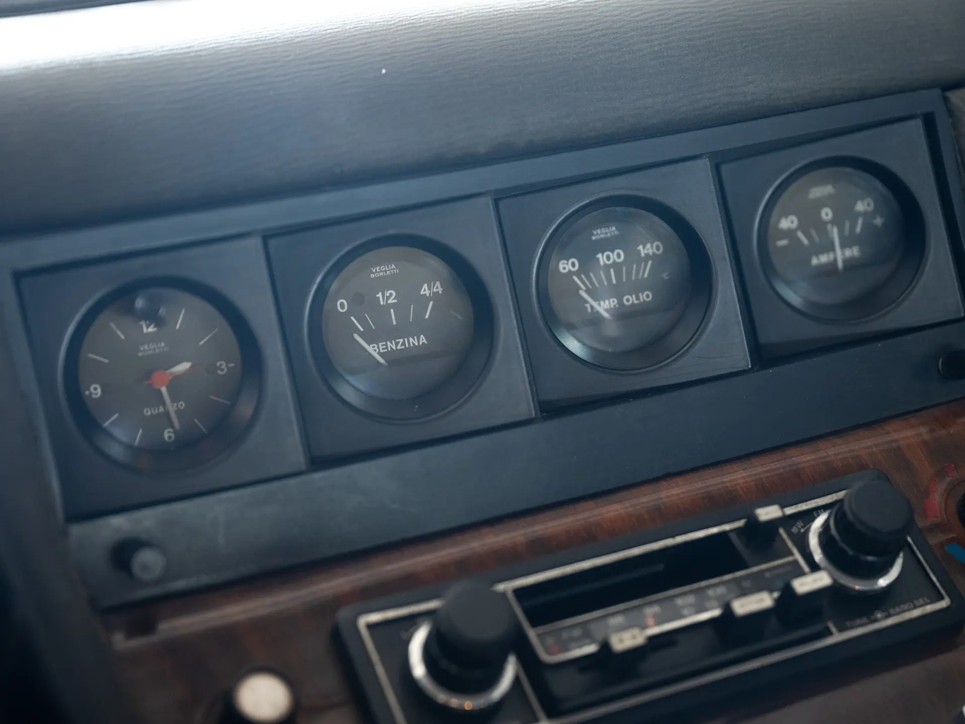 Ferrari 365 GT4 2+2 (Pinifarina) - 1973-32