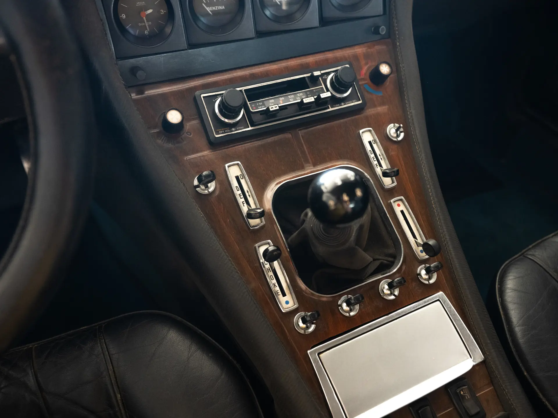 Ferrari 365 GT4 2+2 (Pinifarina) - 1973-33