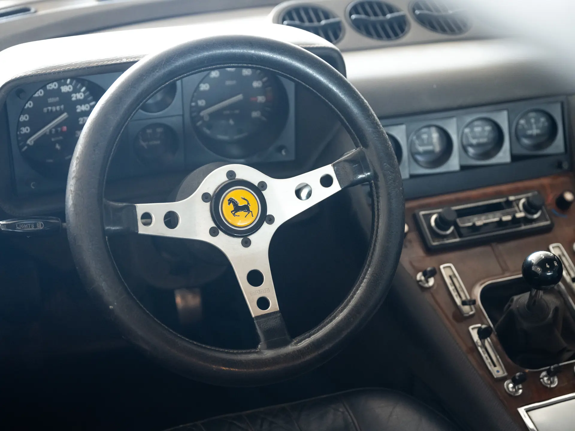 Ferrari 365 GT4 2+2 (Pinifarina) - 1973-34