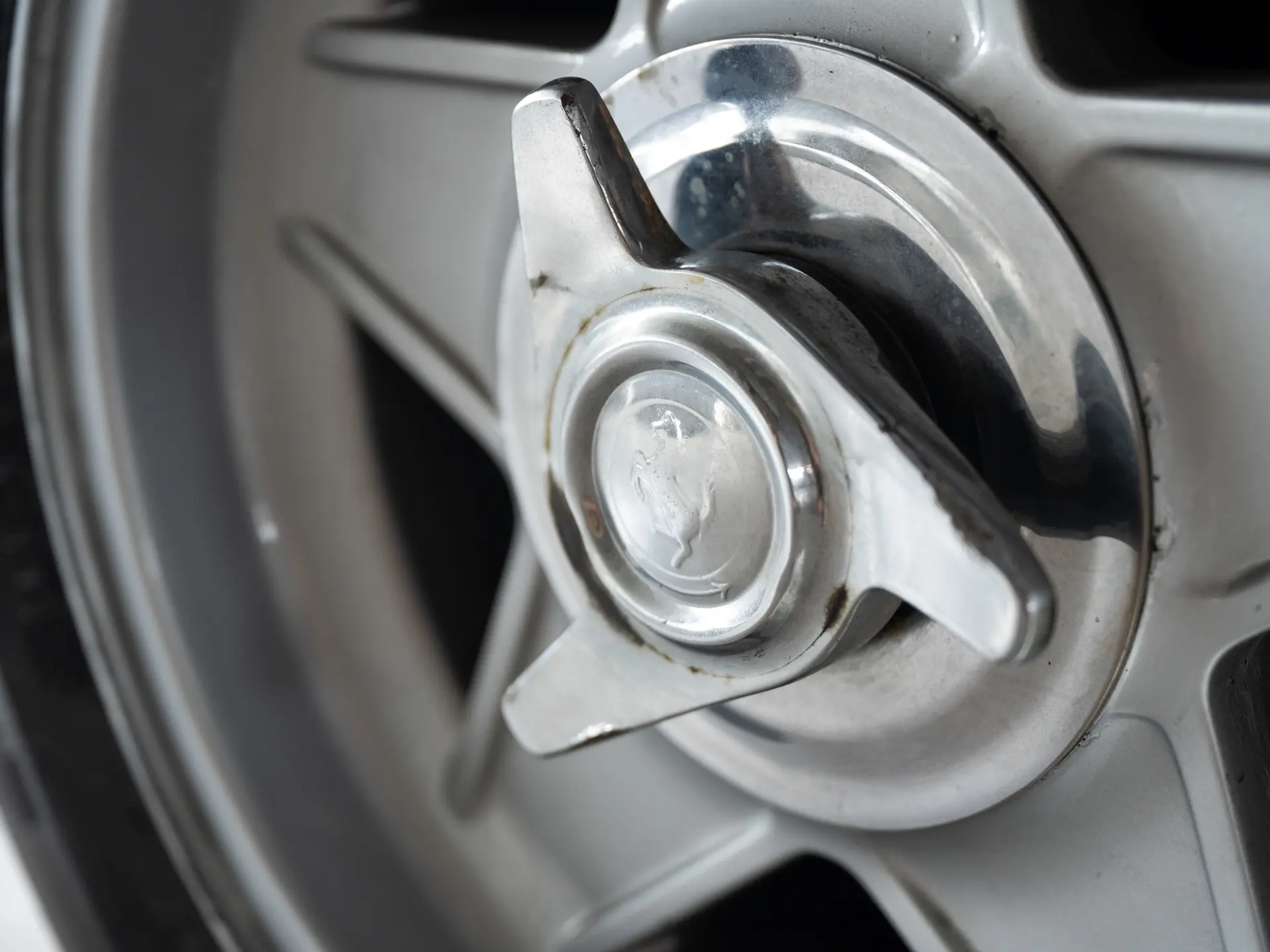 Ferrari 365 GT4 2+2 (Pinifarina) - 1973-39