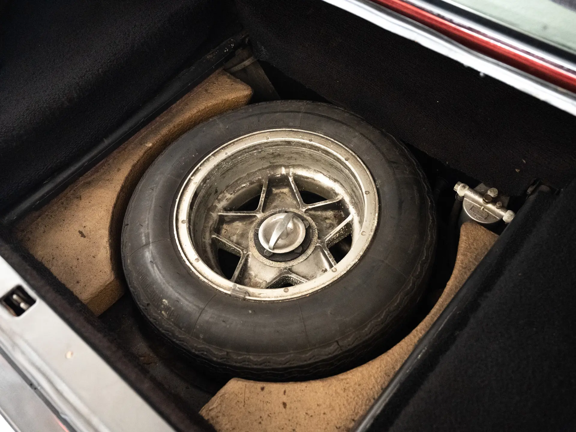 Ferrari 365 GT4 2+2 (Pinifarina) - 1973-44