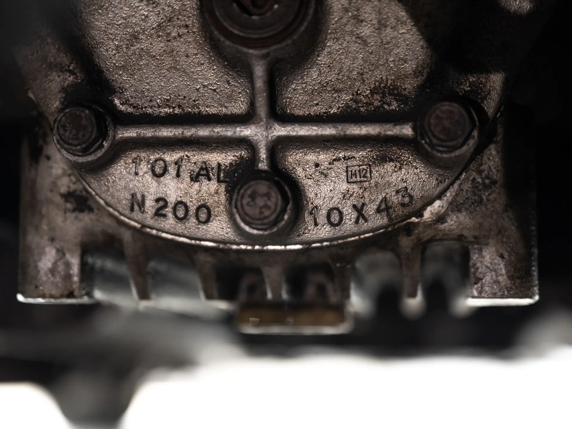 Ferrari 365 GT4 2+2 (Pinifarina) - 1973-64