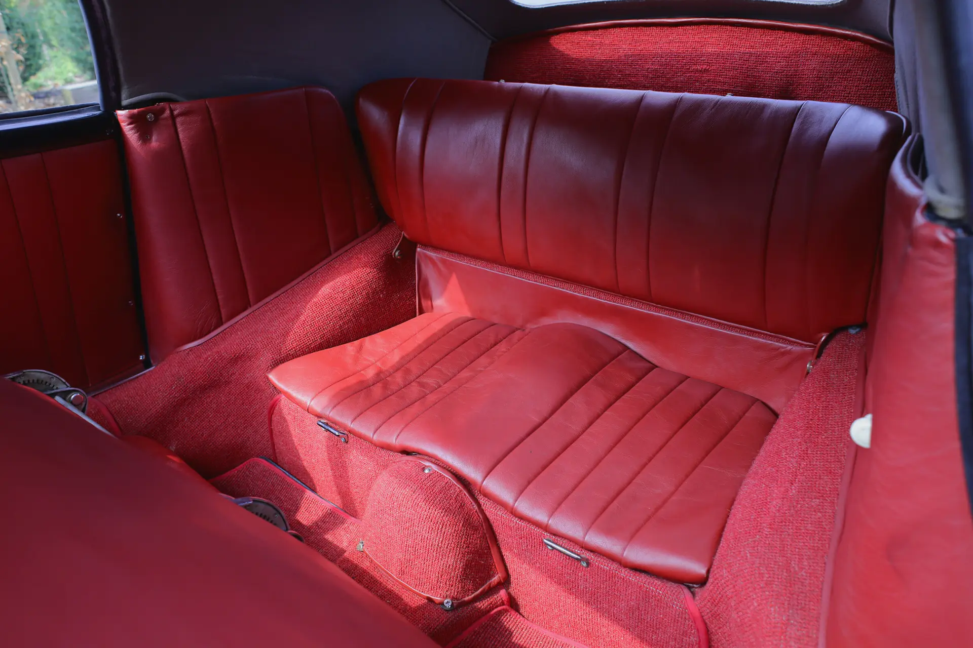 Porsche 356 Pre-A 'Knickscheibe' 1500 Cabriolet (Reutter) - 1953-06