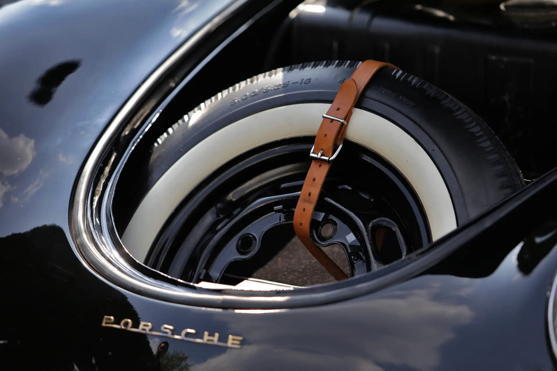 Porsche 356 Pre-A 'Knickscheibe' 1500 Cabriolet (Reutter) - 1953-08