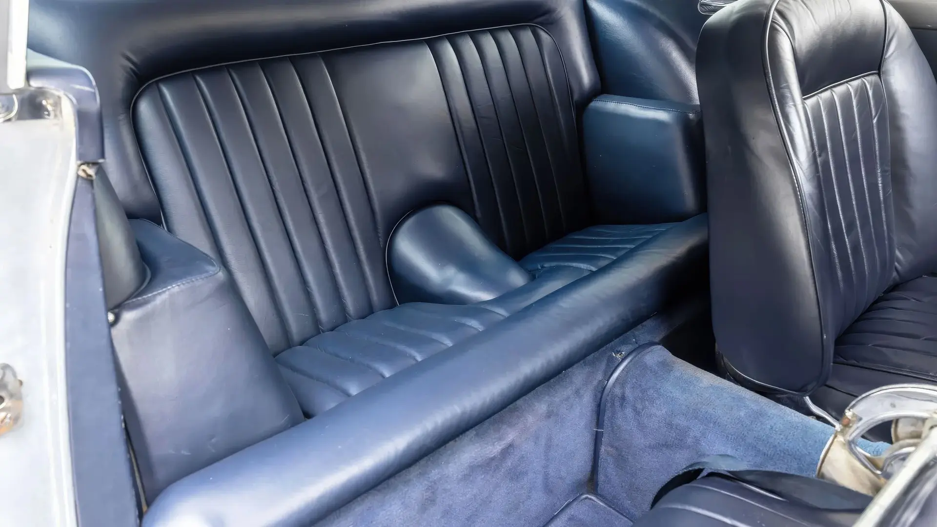 Aston Martin DB5 Vantage - 1965 - 08