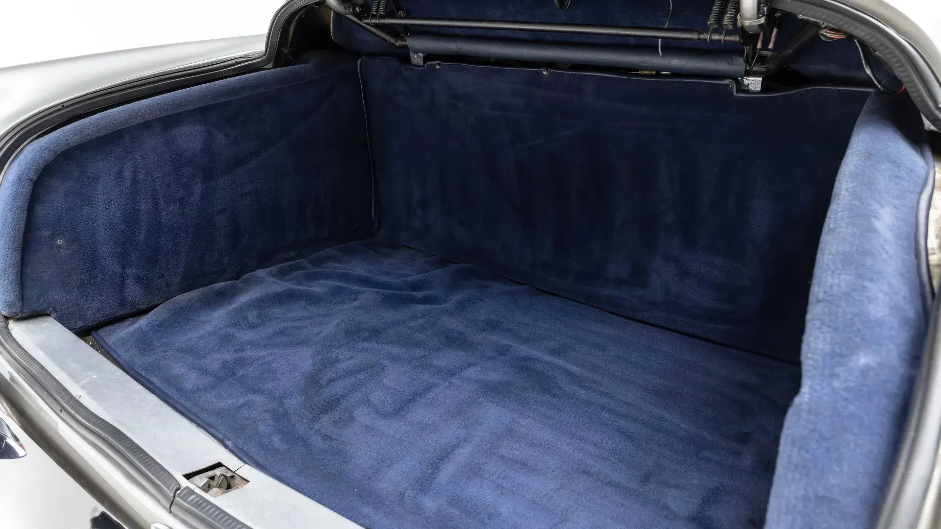 Aston Martin DB5 Vantage - 1965 - 09