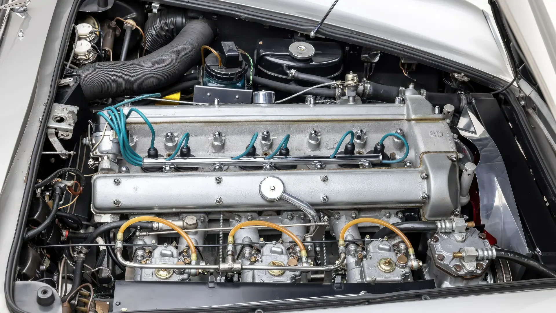 Aston Martin DB5 Vantage - 1965 - 10