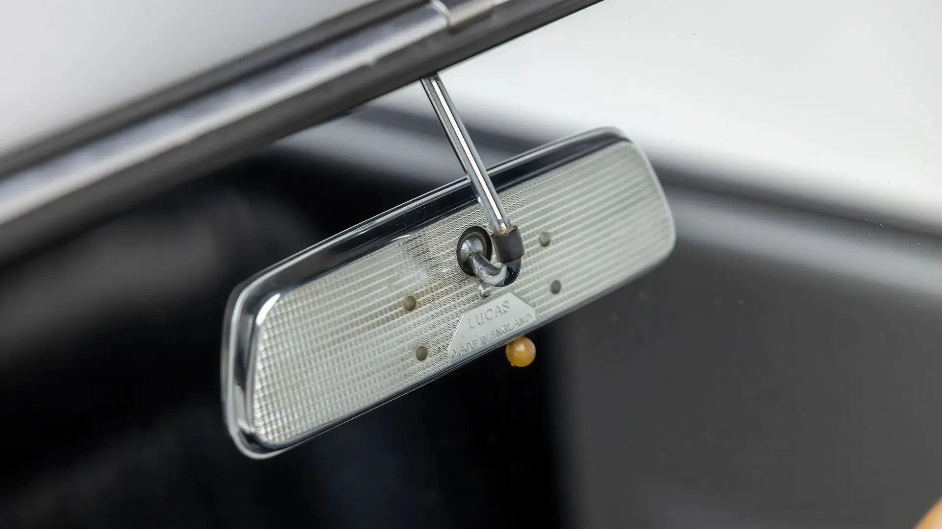 Aston Martin DB5 Vantage - 1965 - 33