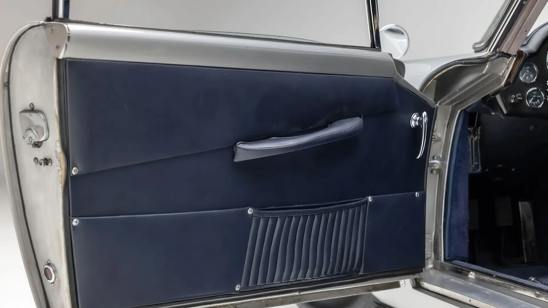 Aston Martin DB5 Vantage - 1965 - 39