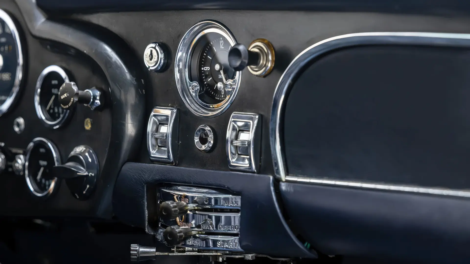 Aston Martin DB5 Vantage - 1965 - 48