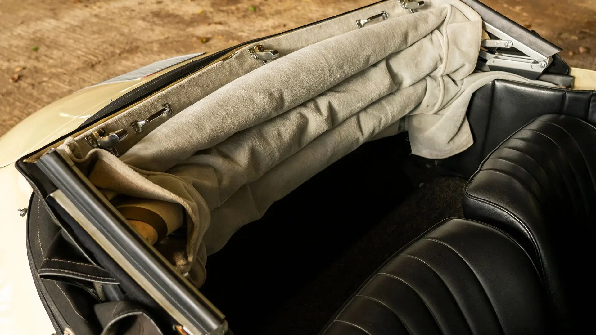 Porsche 356 Pre-A 'Knickscheibe' 1500 Cabriolet (Reutter) - 1953- 106