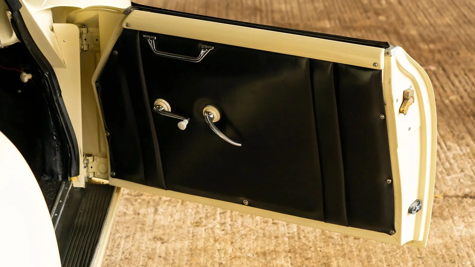 Porsche 356 Pre-A 'Knickscheibe' 1500 Cabriolet (Reutter) - 1953- 139