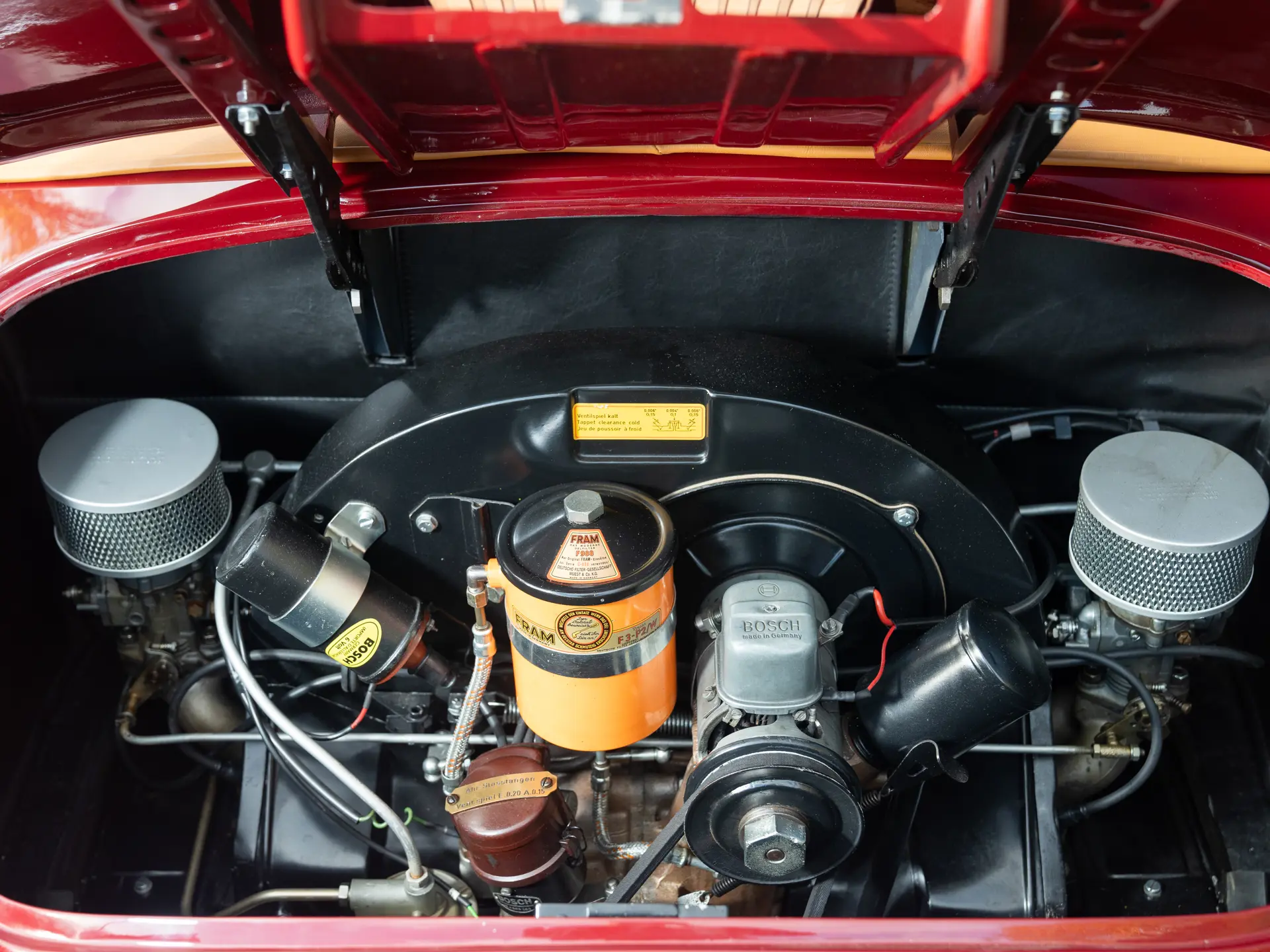 Porsche 356 Pre-A 'Knickscheibe' 1500 Cabriolet (Reutter) - 1954-03
