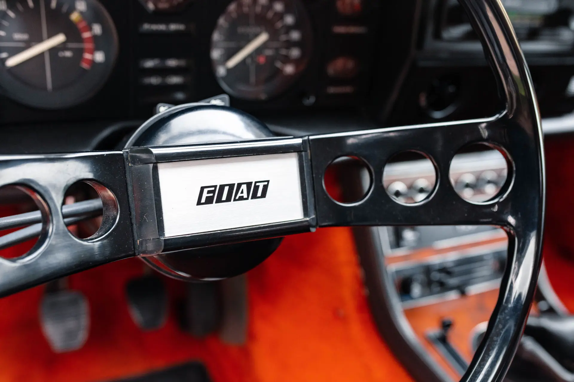 Fiat 130 V6 3200 Coupé - 1971-09