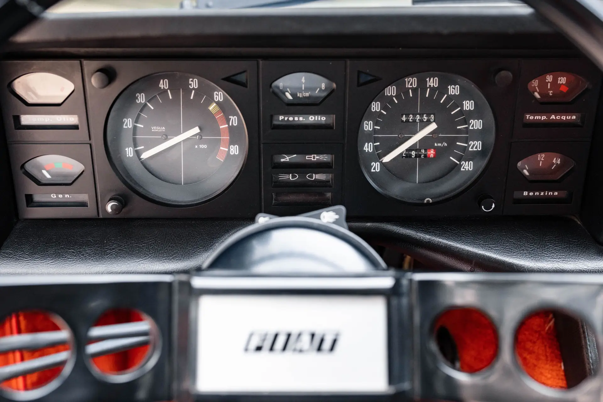 Fiat 130 V6 3200 Coupé - 1971-10