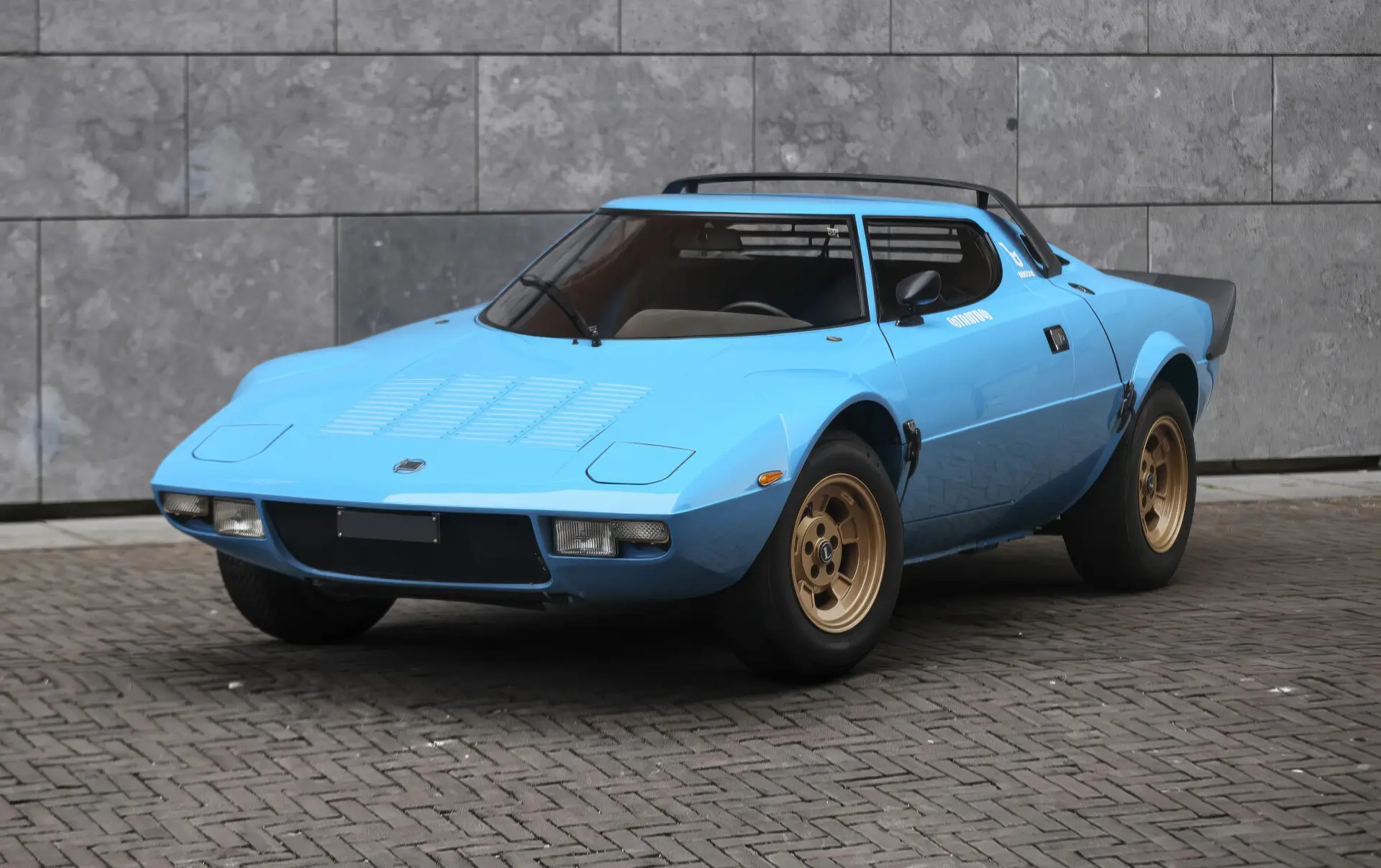 Lancia Stratos HF Stradale (Bertone) - 1975 -01