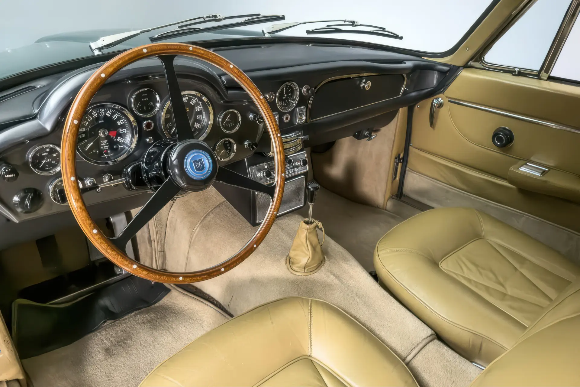 Aston Martin DB 6 Shooting Brake (FLM Panelcraft) - 1965-26