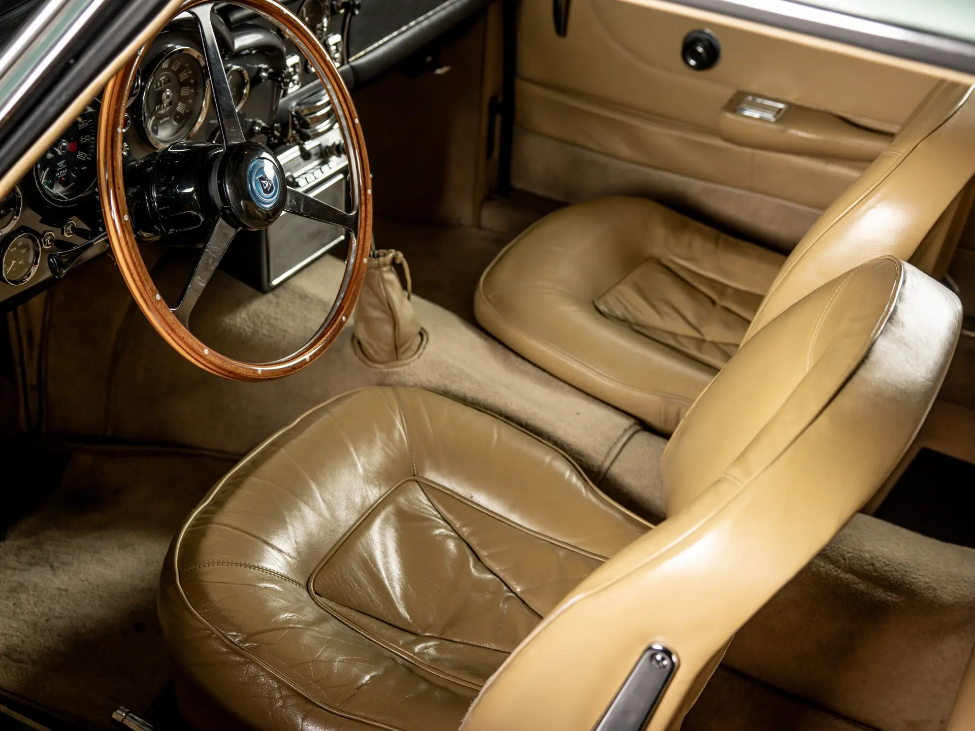 Aston Martin DB 6 Shooting Brake (FLM Panelcraft) - 1965-41