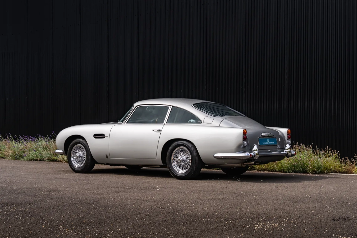 Aston Martin DB5 Saloon - 1964-04