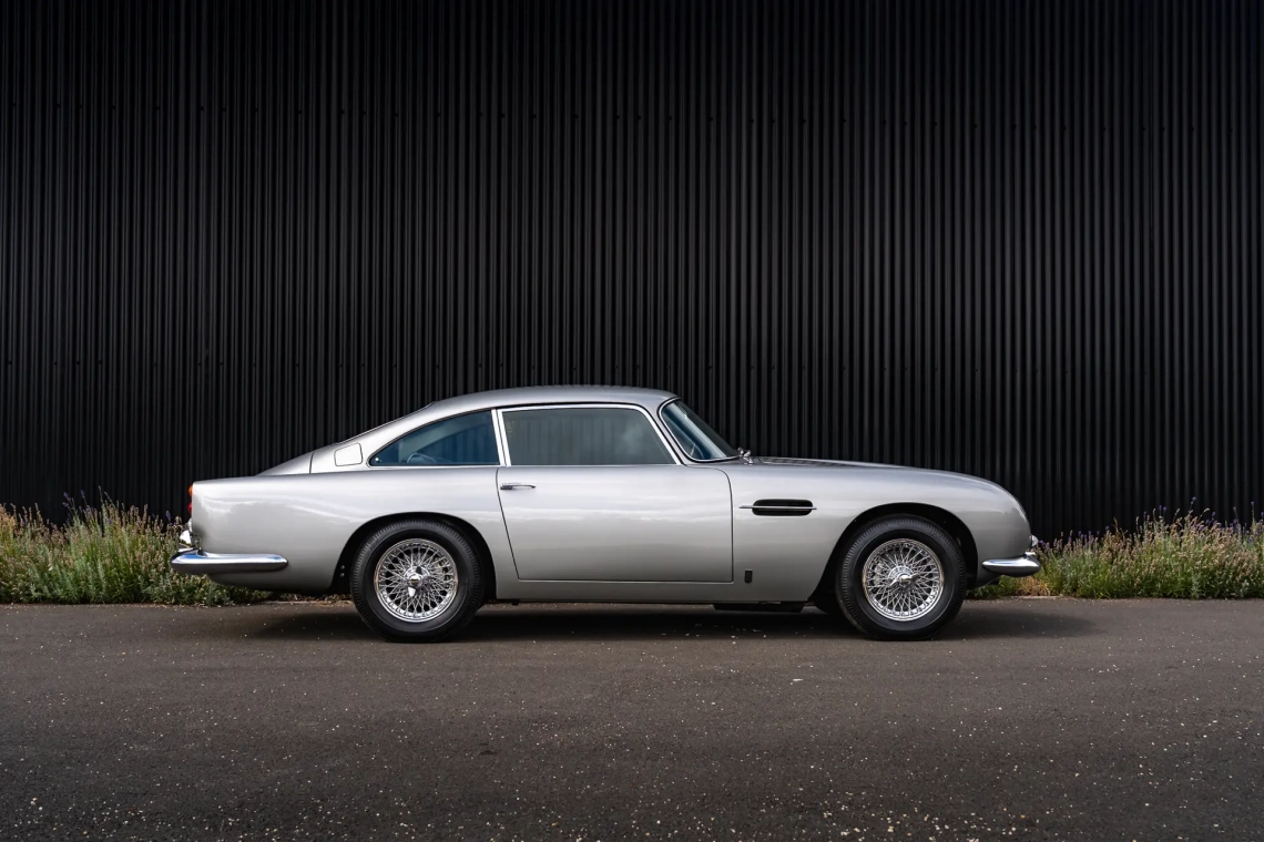Aston Martin DB5 Saloon - 1964-10