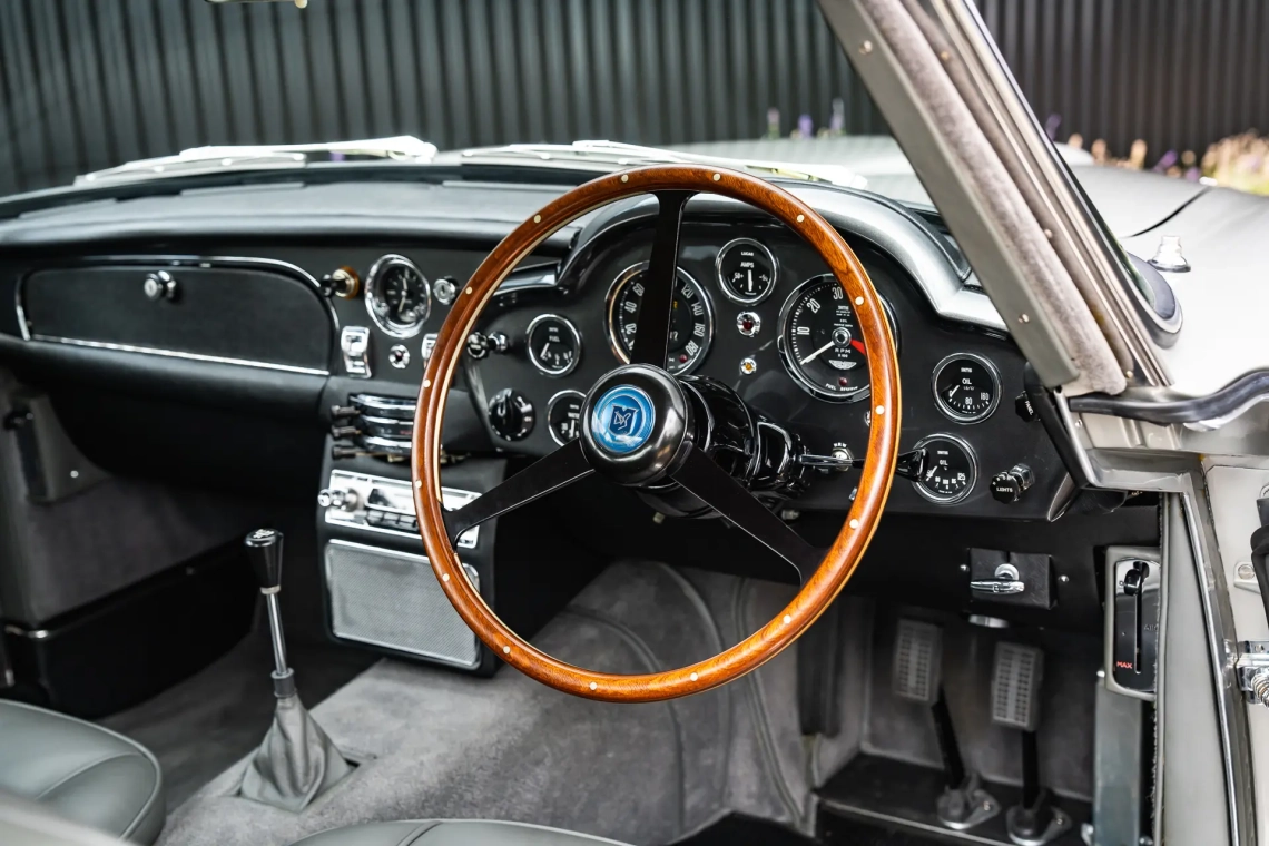 Aston Martin DB5 Saloon - 1964-18