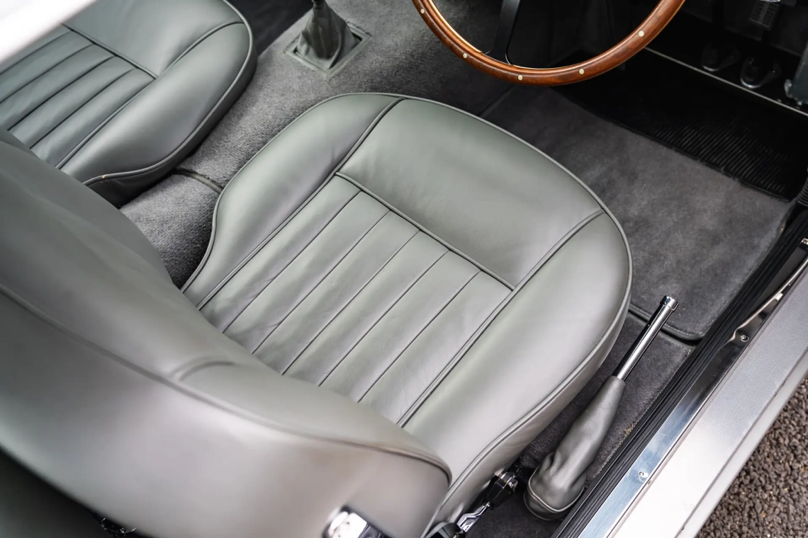 Aston Martin DB5 Saloon - 1964-19