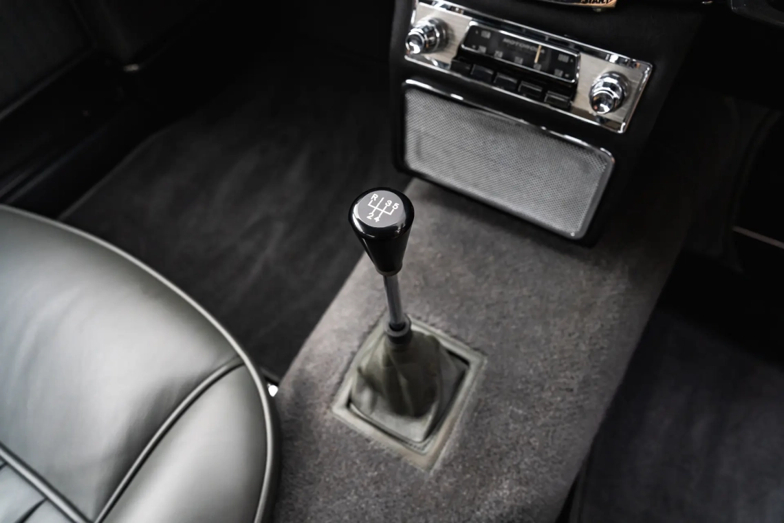 Aston Martin DB5 Saloon - 1964-20