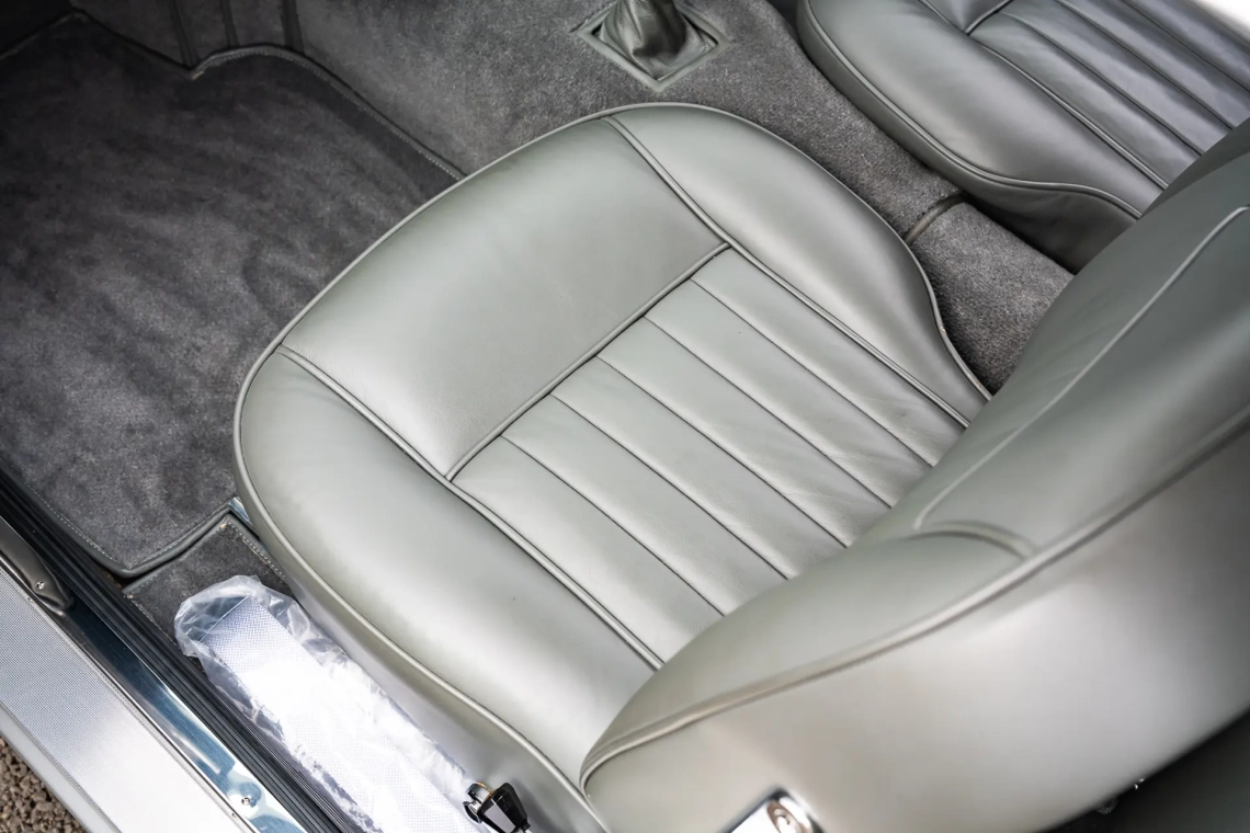 Aston Martin DB5 Saloon - 1964-23