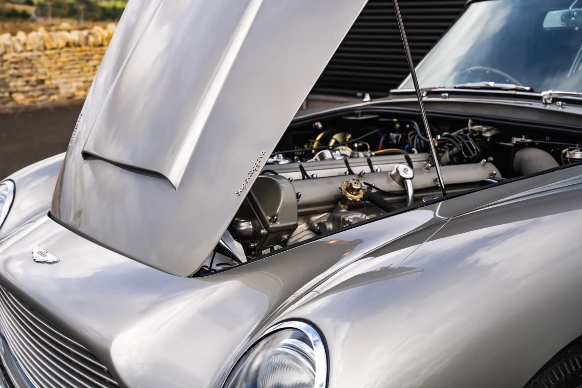 Aston Martin DB5 Saloon - 1964-28