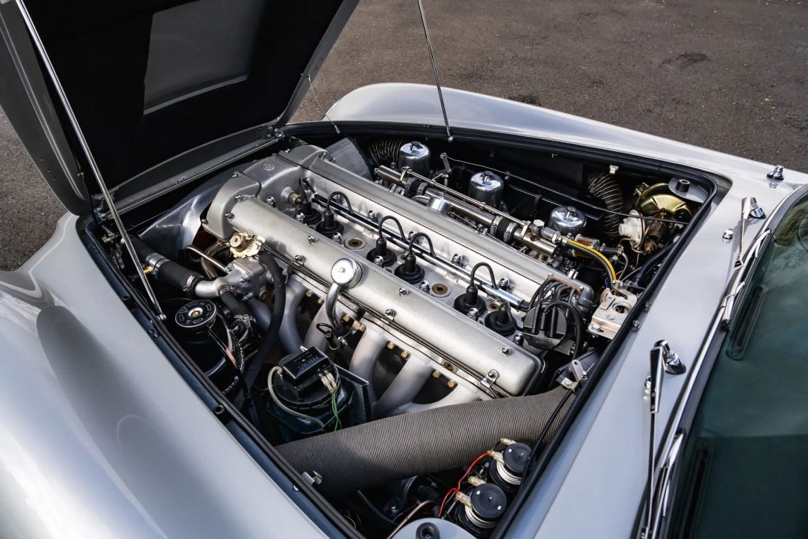 Aston Martin DB5 Saloon - 1964-30