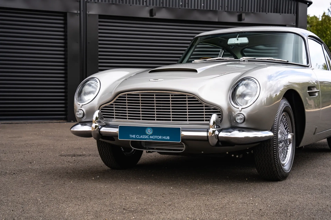 Aston Martin DB5 Saloon - 1964-33