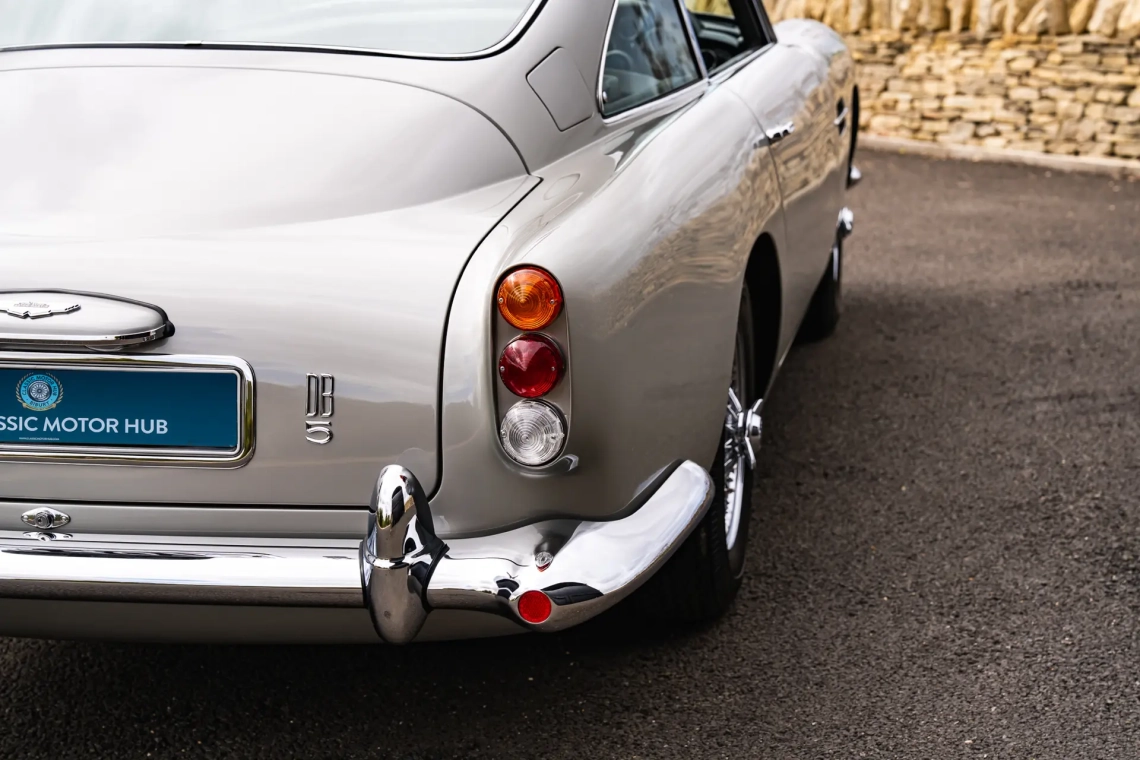 Aston Martin DB5 Saloon - 1964-34
