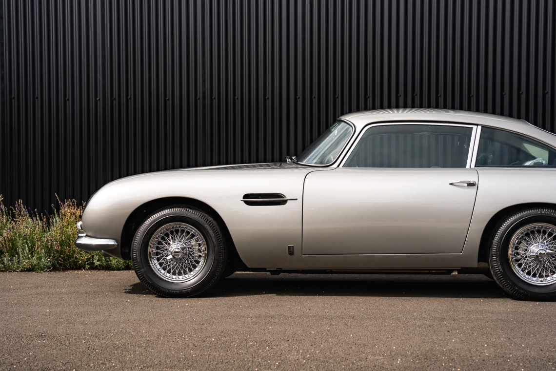Aston Martin DB5 Saloon - 1964-35