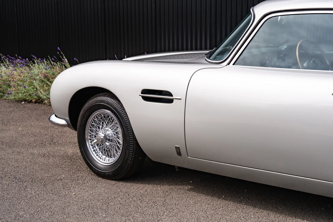 Aston Martin DB5 Saloon - 1964-41